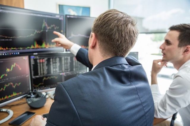 Theo dấu dòng tiền cá mập 15/07: Tự doanh quay đầu bán ròng phiên VN-Index điều chỉnh